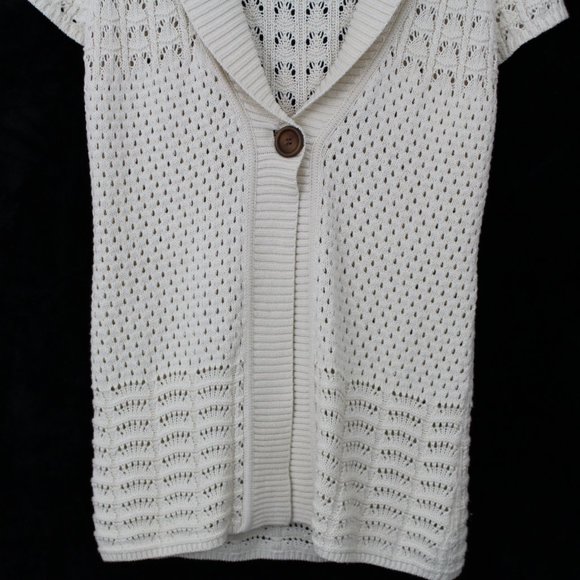 ⬇️$20 Fossil Cream Crochet  Lace Short Sleeve Cardigan - Picture 3 of 13